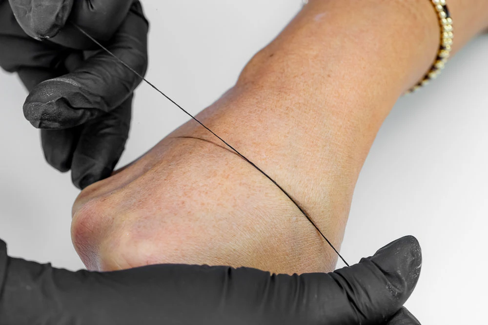 Hilo Con Color Negro Para Diseño De Cejas - Imperium 2 Hilo Con Color Negro Para Diseño De Cejas - Imperium - Imagen 2