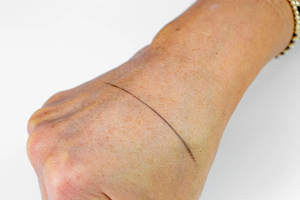 Hilo Con Color Negro Para Diseño De Cejas - Imperium 3 Hilo Con Color Negro Para Diseño De Cejas - Imperium - Imagen 3